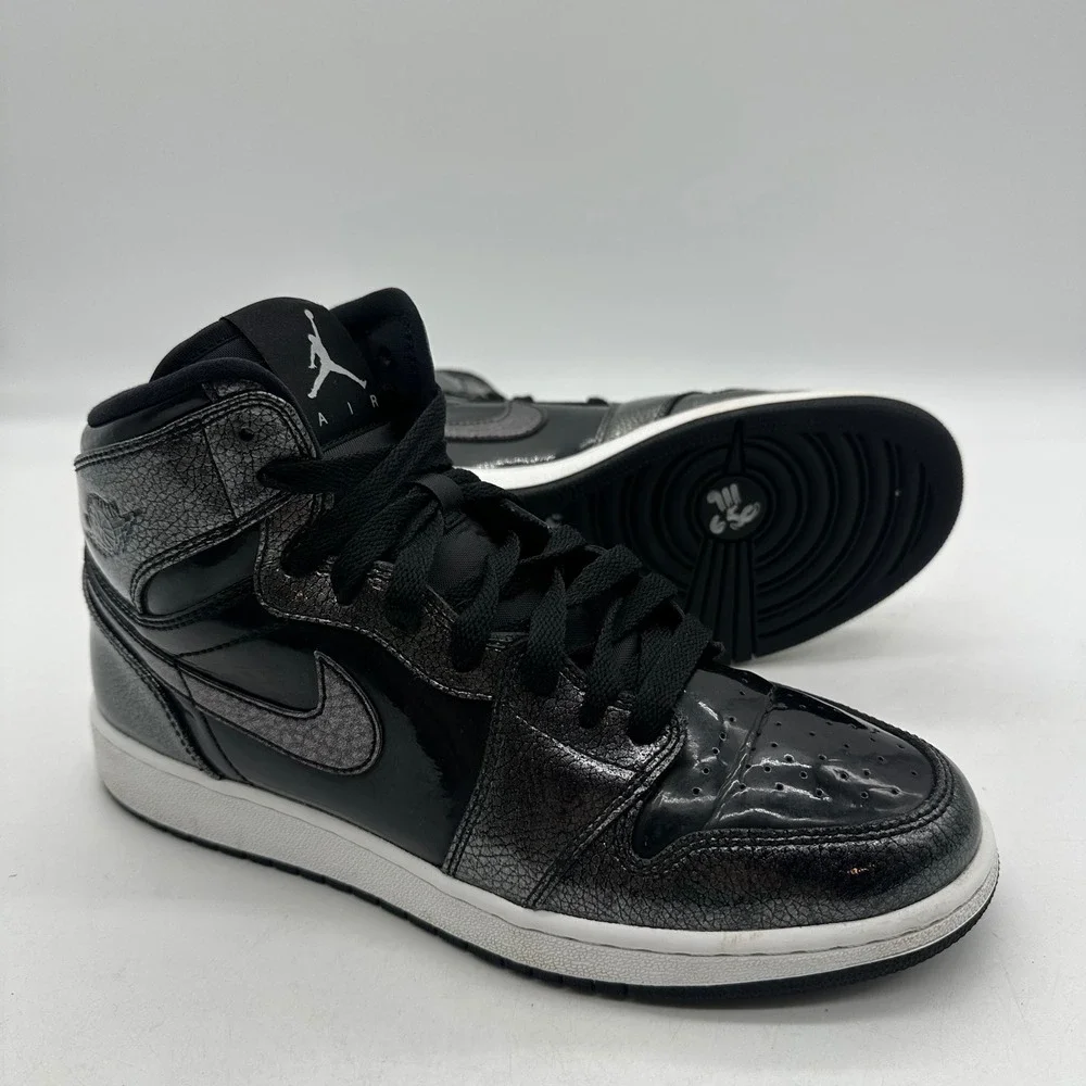 Nike 705300-017 Youth Size 6.5Y Air Jordan 1 Retro High GS Black Patent Shoes